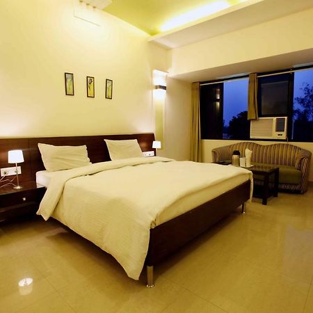 Shivoy Hotel Gorakhpur Esterno foto