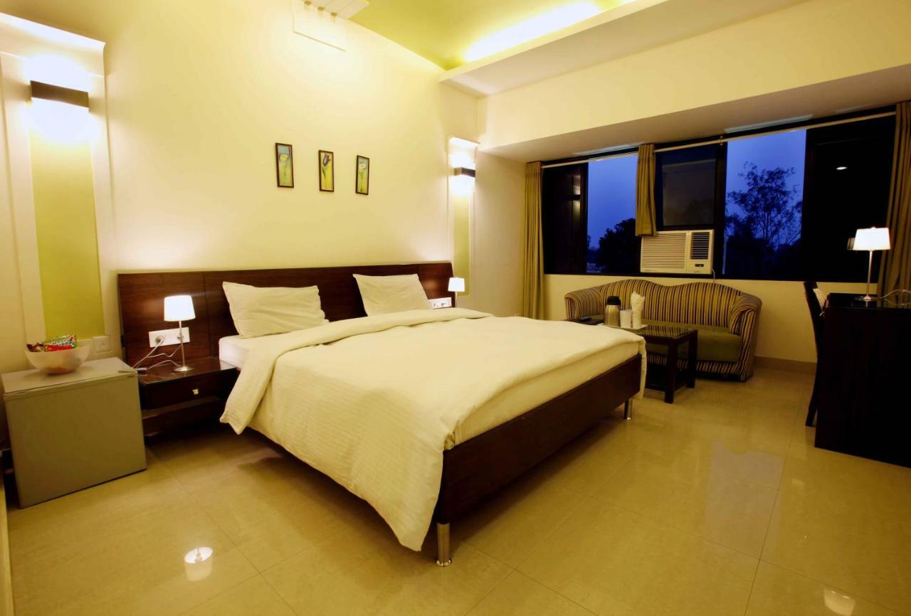 Shivoy Hotel Gorakhpur Esterno foto